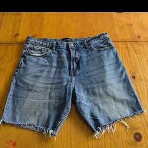 Lucky Brand Mens Vintage Loose Short Blue Denim Cutoff Jorts Size 34 Medium Wash